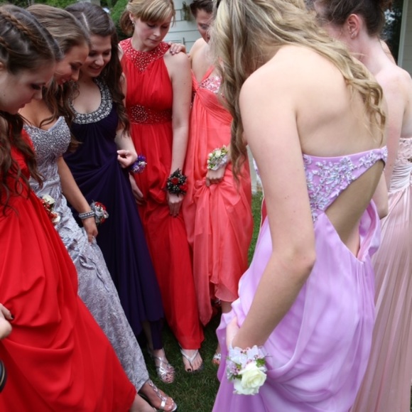 La femme lavender prom dress - Picture 3 of 3